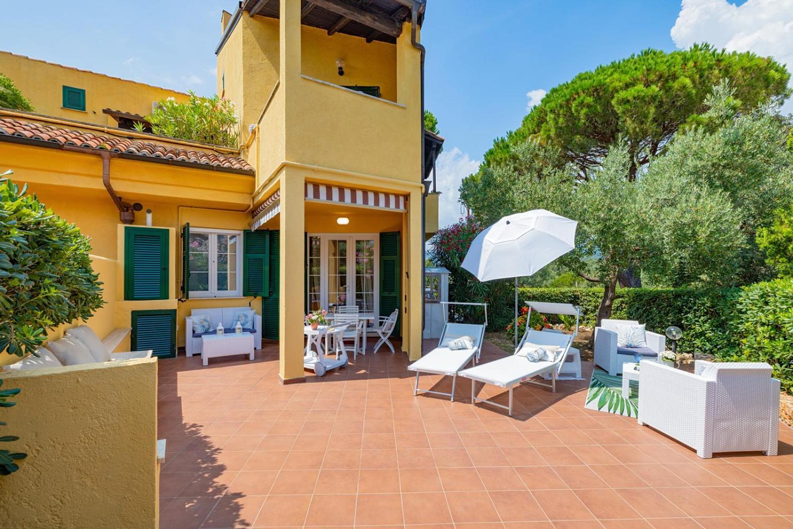 Isabel Beach And Bike Finale Ligure Exterior photo